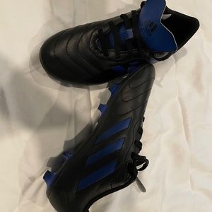 Soccer cleats